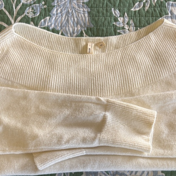 Anthropologie Cream Scoop Neck Off the Shoulder Sweater size Medium - Picture 8 of 11